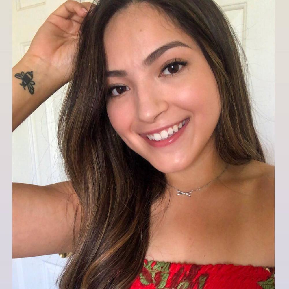 Meet your Posher, Julissa